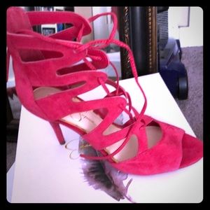 Jessica Simpson pumps